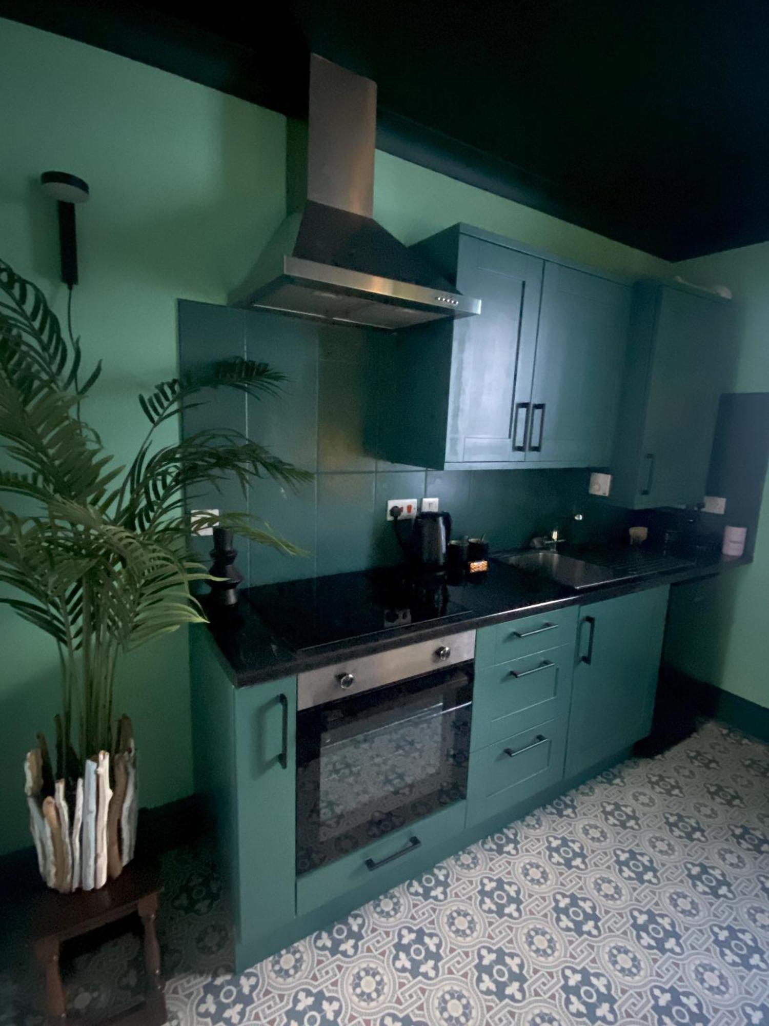 Number Two Russell House Tavistock Devon Apartment Room photo